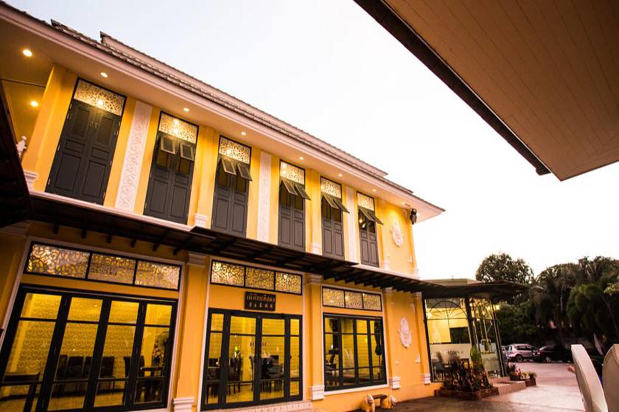 Madina Rayong Hotel Exterior foto