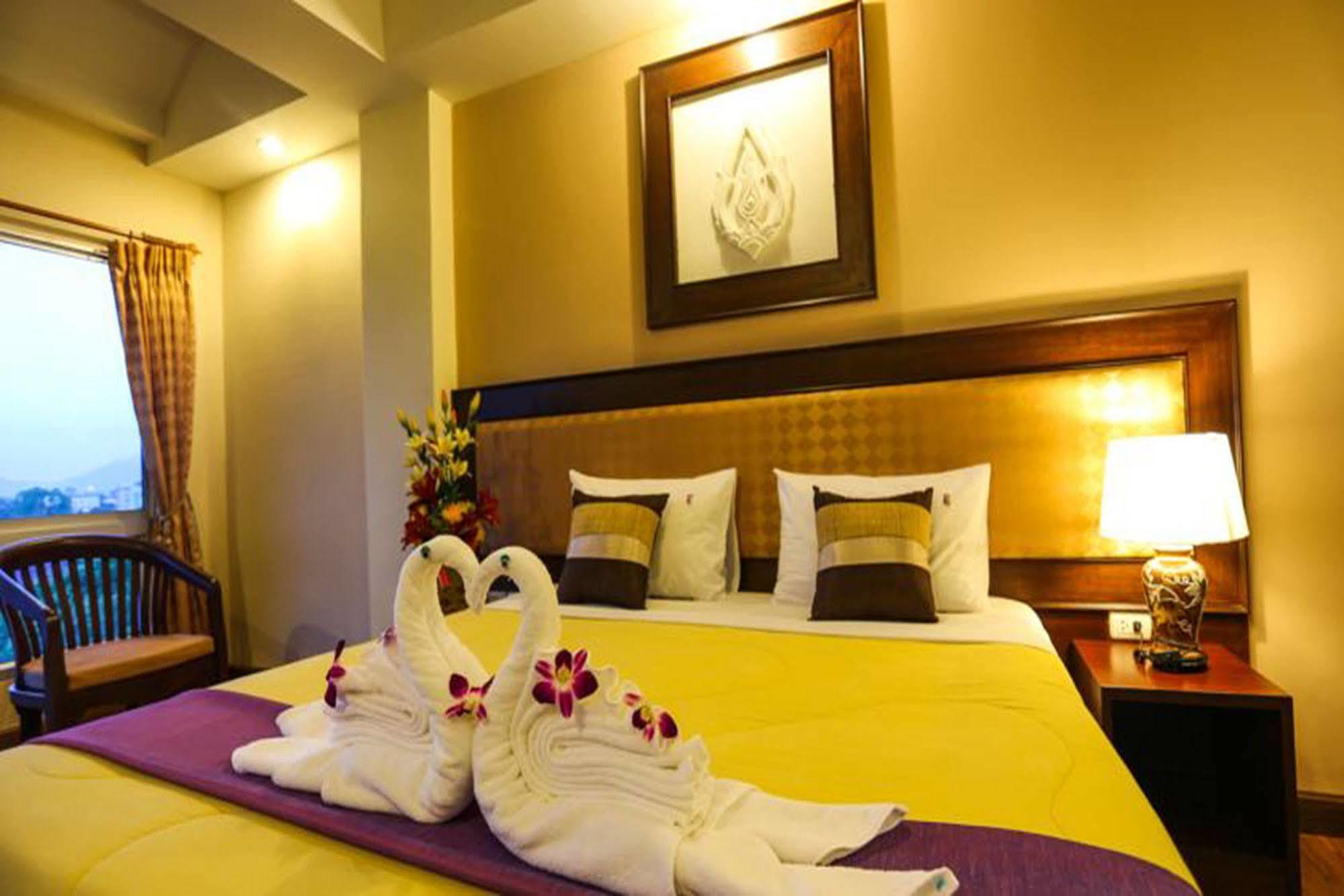 Madina Rayong Hotel Exterior foto