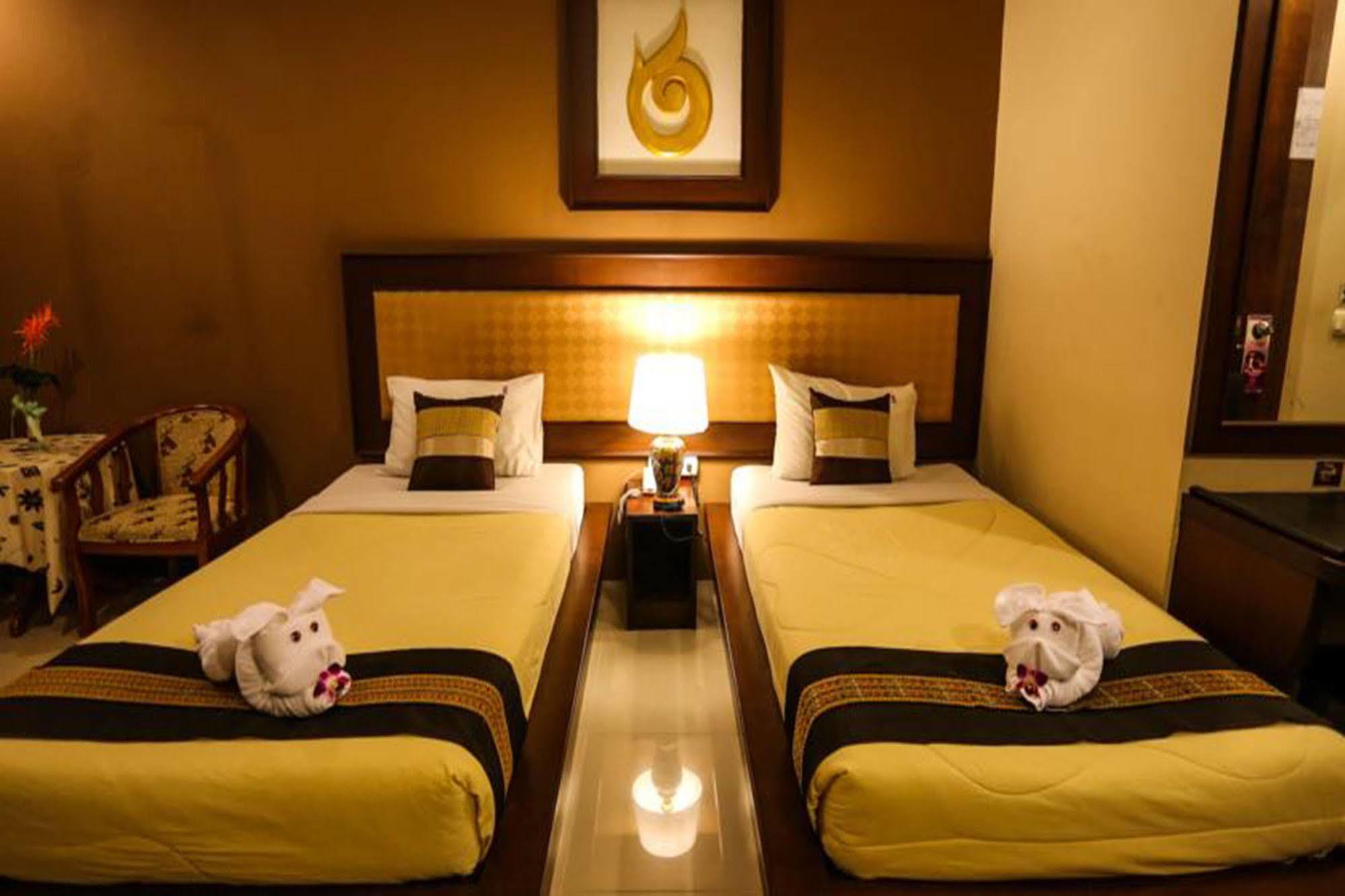 Madina Rayong Hotel Exterior foto