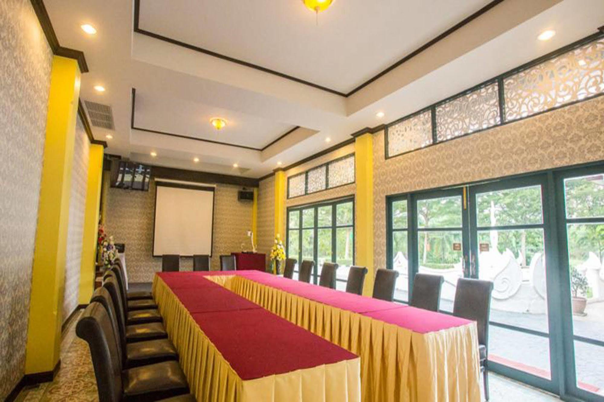 Madina Rayong Hotel Exterior foto